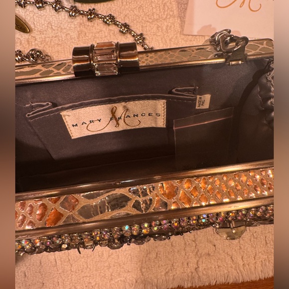 Gorgeous Mary Frances Moviestar Rhinestone embellished beaded silver snakeskin - Picture 9 of 13